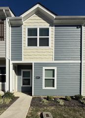 8074 Logan Dr, La Vergne, TN 37086