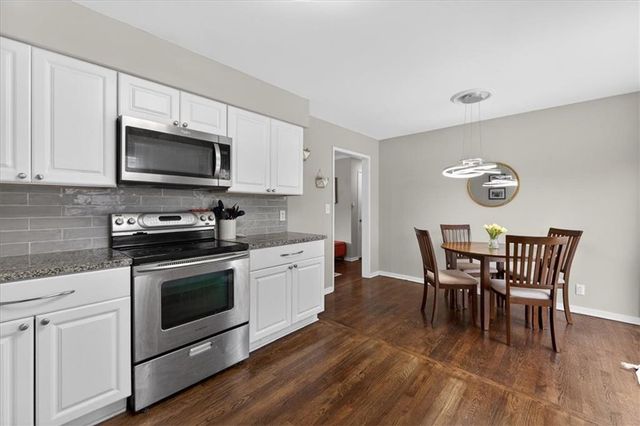 7030 Barkley Street, Overland Park, KS 66204