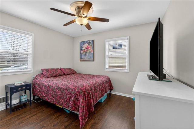 7030 Barkley Street, Overland Park, KS 66204