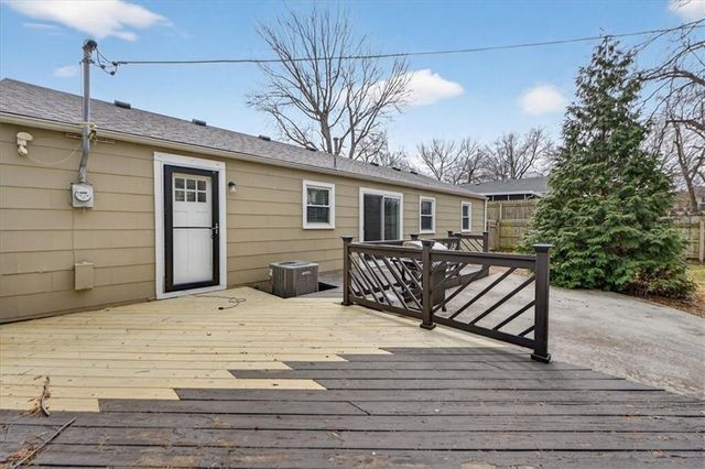 7030 Barkley Street, Overland Park, KS 66204