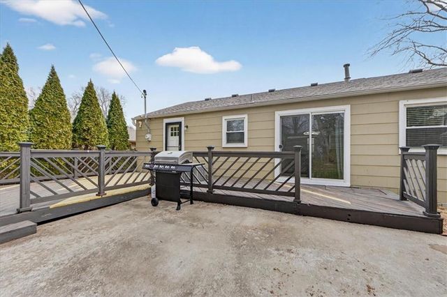 7030 Barkley Street, Overland Park, KS 66204