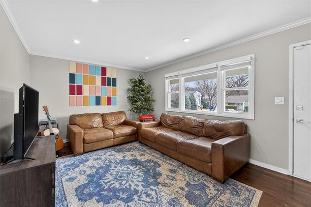 7030 Barkley Street, Overland Park, KS 66204