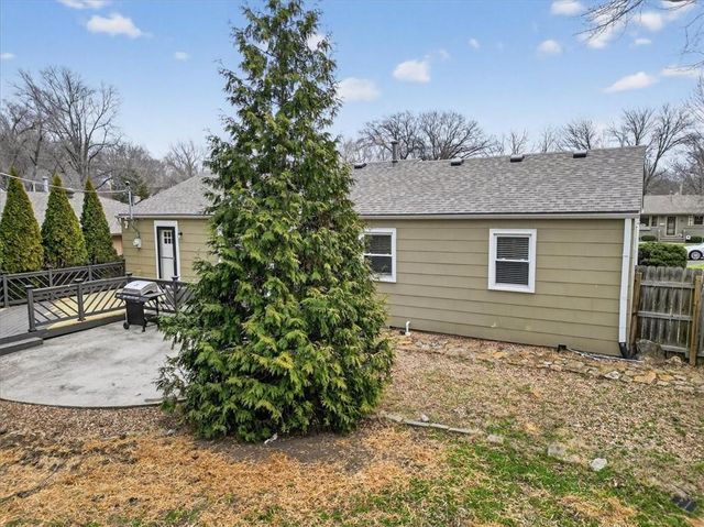 7030 Barkley Street, Overland Park, KS 66204