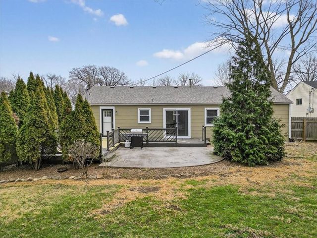 7030 Barkley Street, Overland Park, KS 66204