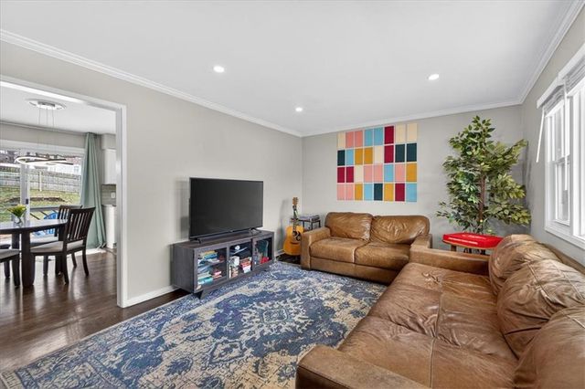 7030 Barkley Street, Overland Park, KS 66204