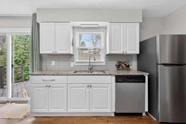 7030 Barkley Street, Overland Park, KS 66204