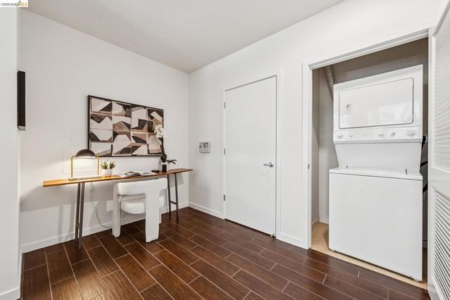 288 3rd St 104, Oakland, CA 94607