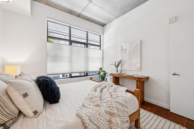 288 3rd St 104, Oakland, CA 94607