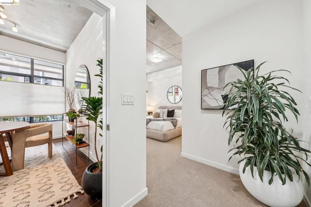 288 3rd St 104, Oakland, CA 94607