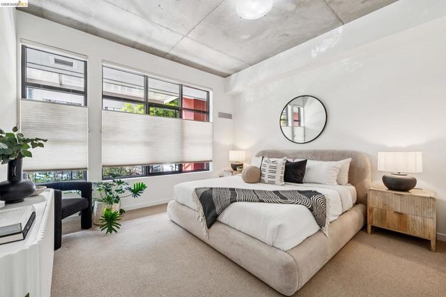 288 3rd St 104, Oakland, CA 94607