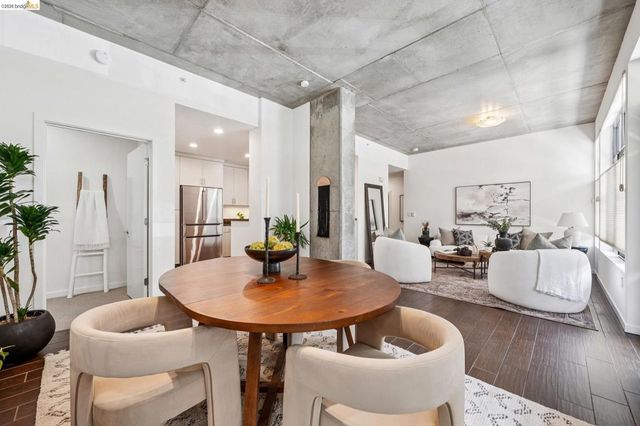 288 3rd St 104, Oakland, CA 94607