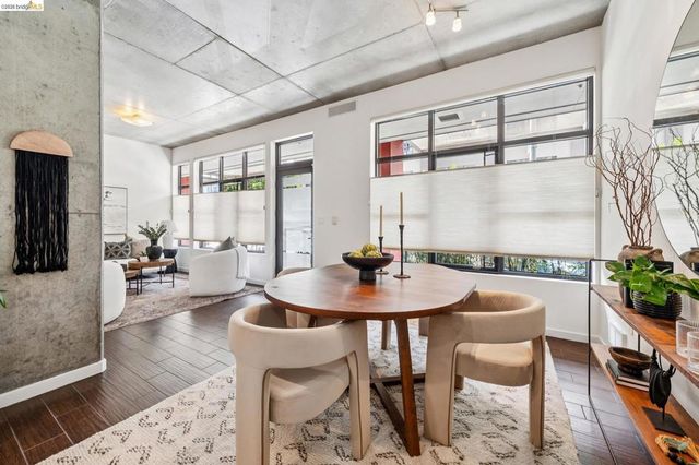 288 3rd St 104, Oakland, CA 94607