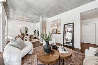 288 3rd St 104, Oakland, CA 94607