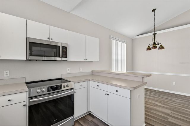 6212 ABBOTT STATION DRIVE, Zephyrhills, FL 33542