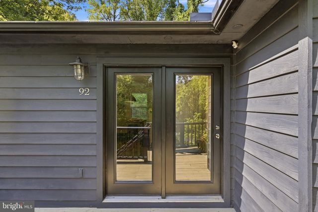 92 HIGH KNOB RD, Front Royal, VA 22630