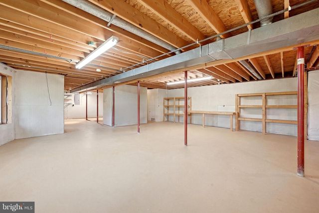 92 HIGH KNOB RD, Front Royal, VA 22630