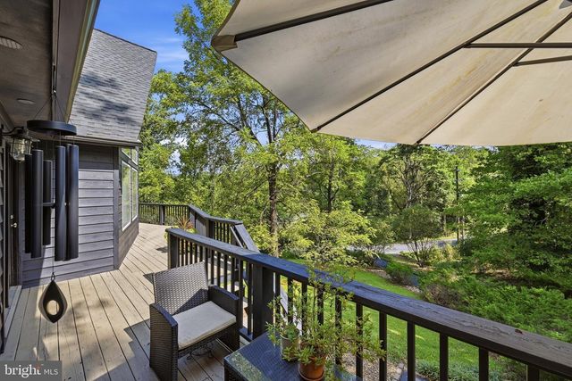 92 HIGH KNOB RD, Front Royal, VA 22630