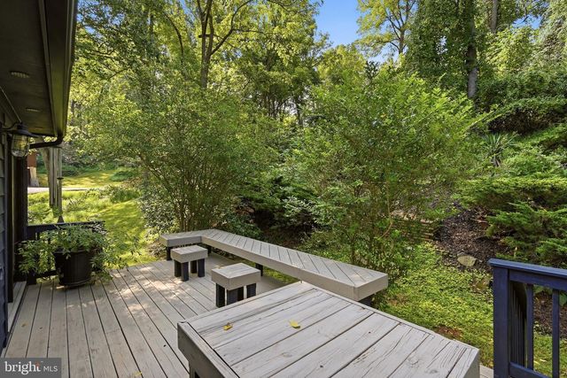 92 HIGH KNOB RD, Front Royal, VA 22630