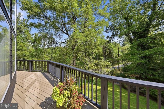 92 HIGH KNOB RD, Front Royal, VA 22630