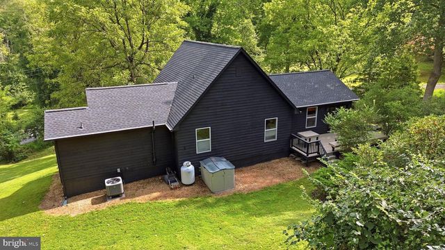 92 HIGH KNOB RD, Front Royal, VA 22630