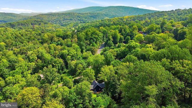 92 HIGH KNOB RD, Front Royal, VA 22630