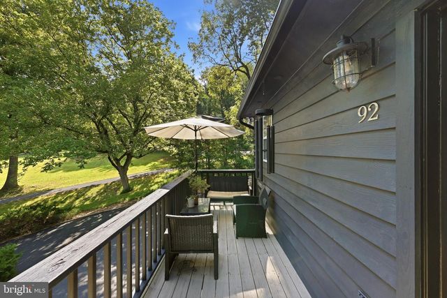 92 HIGH KNOB RD, Front Royal, VA 22630