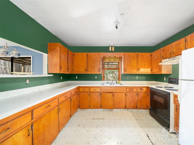 74 George Street, Spruce Pine, NC 28777