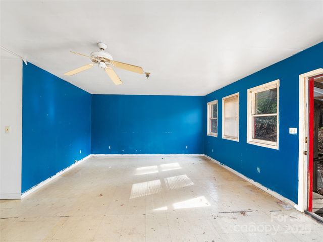 74 George Street, Spruce Pine, NC 28777