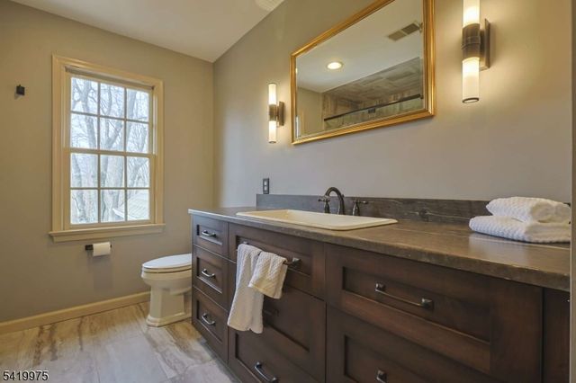 15 Ramsey Rd, Clinton Twp., NJ 08833