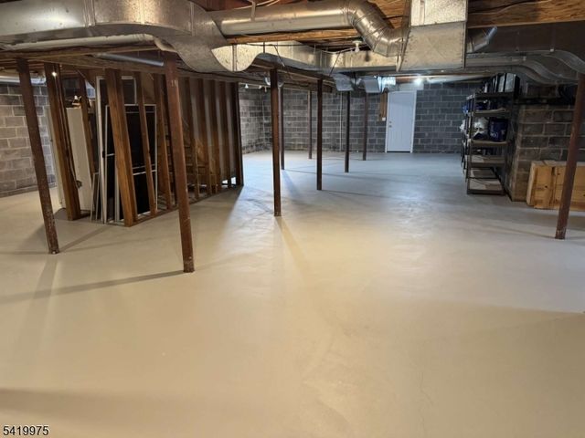 15 Ramsey Rd, Clinton Twp., NJ 08833