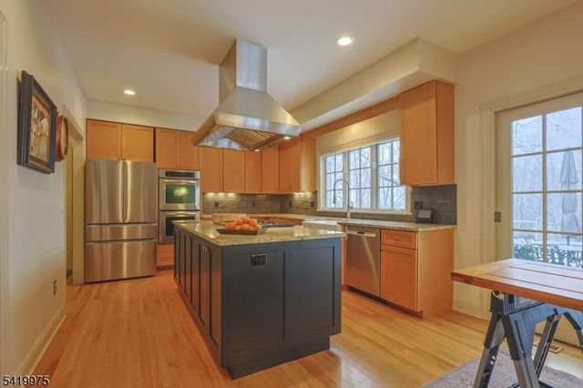 15 Ramsey Rd, Clinton Twp., NJ 08833