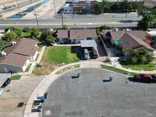 4778 E Hoxie Avenue, Fresno, CA 93725