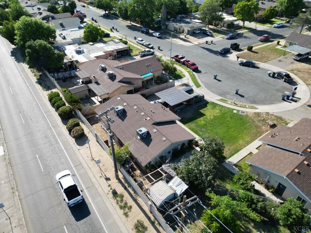 4778 E Hoxie Avenue, Fresno, CA 93725