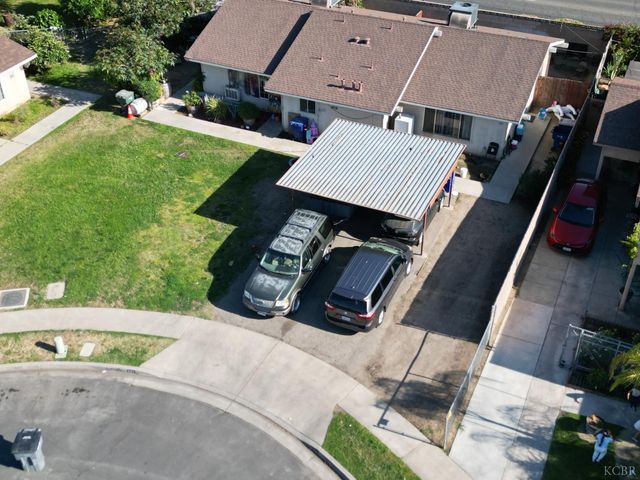 4778 E Hoxie Avenue, Fresno, CA 93725