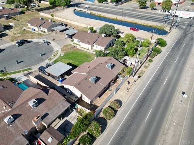 4778 E Hoxie Avenue, Fresno, CA 93725