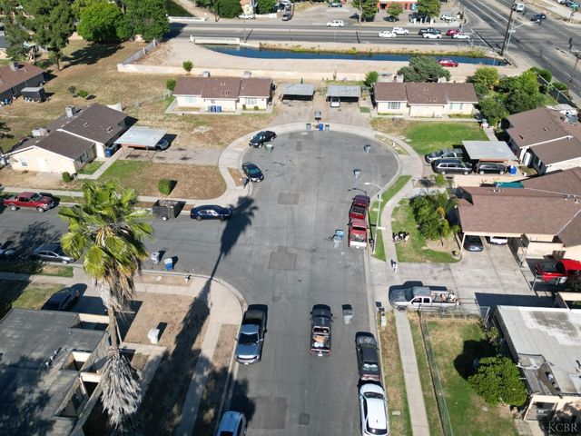 4778 E Hoxie Avenue, Fresno, CA 93725