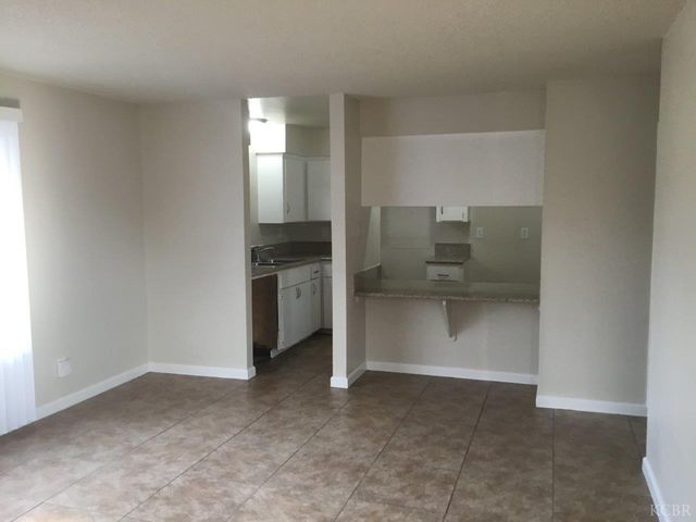 4778 E Hoxie Avenue, Fresno, CA 93725