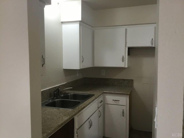 4778 E Hoxie Avenue, Fresno, CA 93725