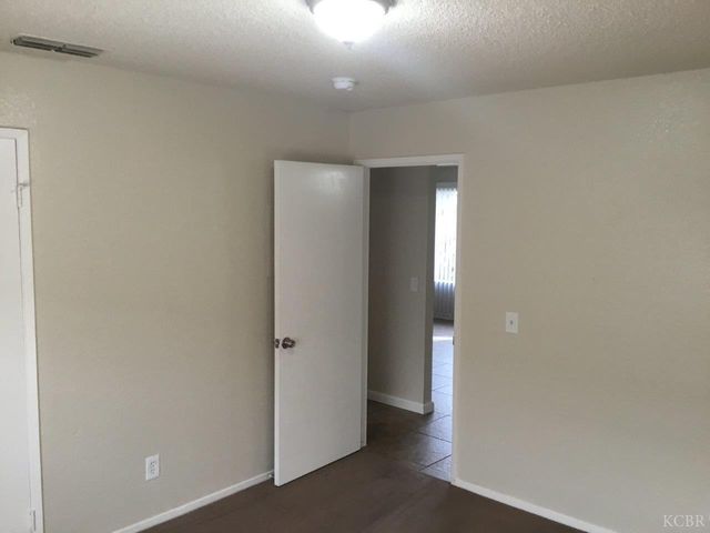 4778 E Hoxie Avenue, Fresno, CA 93725