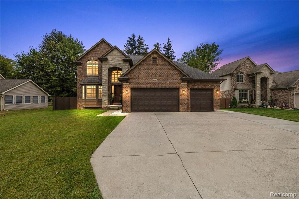 47460 Sugarbush Road, Chesterfield Township, MI 48047