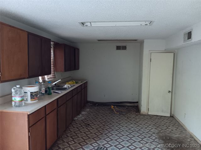 11377 E 590 Road, Locust Grove, OK 74352