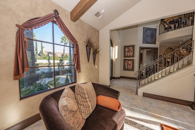 1639 E Clubhouse Drive, Fresno, CA 93730