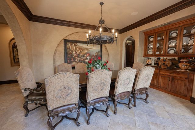 1639 E Clubhouse Drive, Fresno, CA 93730