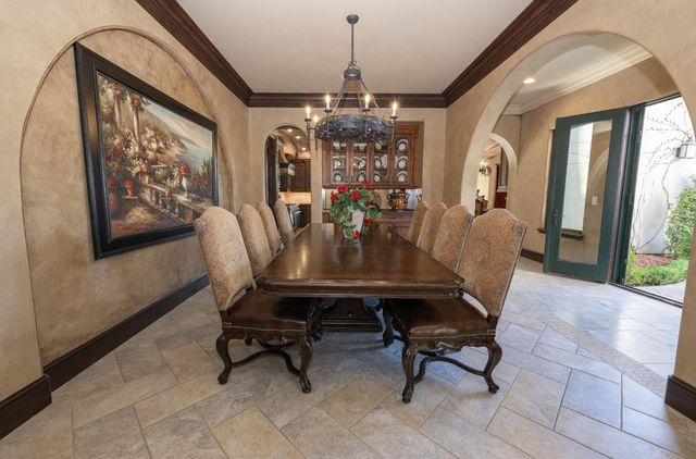 1639 E Clubhouse Drive, Fresno, CA 93730