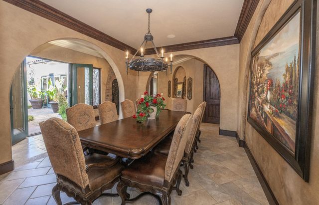 1639 E Clubhouse Drive, Fresno, CA 93730