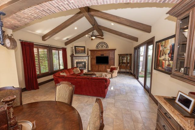 1639 E Clubhouse Drive, Fresno, CA 93730