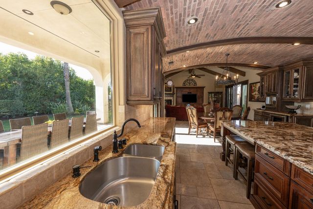 1639 E Clubhouse Drive, Fresno, CA 93730