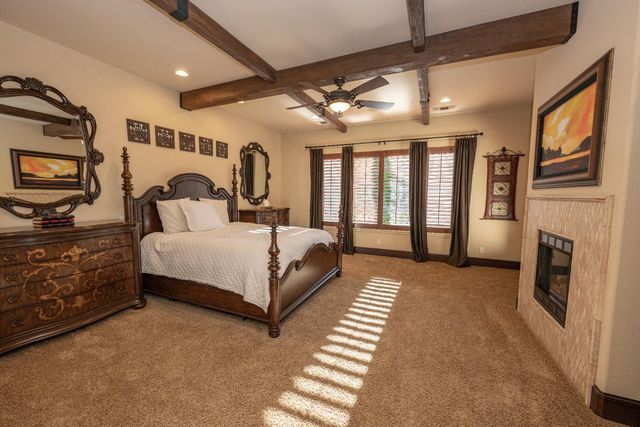 1639 E Clubhouse Drive, Fresno, CA 93730