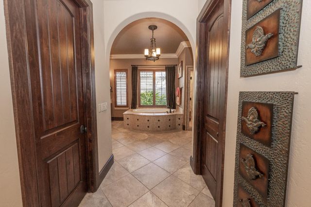 1639 E Clubhouse Drive, Fresno, CA 93730