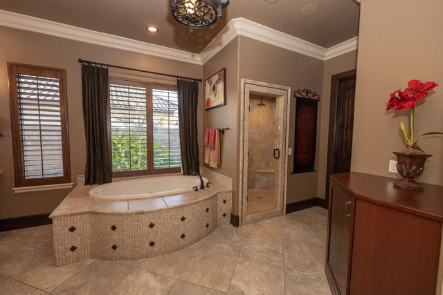 1639 E Clubhouse Drive, Fresno, CA 93730